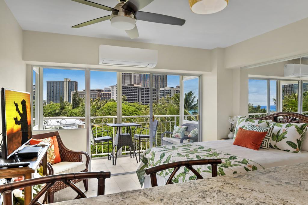 Waikiki Shore 515 Beachfront & Upgrade Apartamento Honolulu Exterior foto